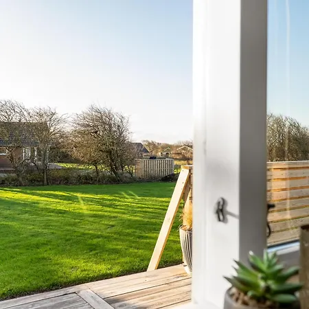 Beautiful With A Lovely View Of The Fjord And The Sea Feriehus