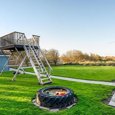 Beautiful With A Lovely View Of The Fjord And The Sea Feriehus